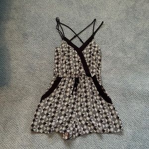 Criss-Cross Back Romper Size S